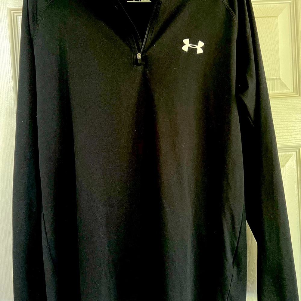 Under Armour black light weight pull over